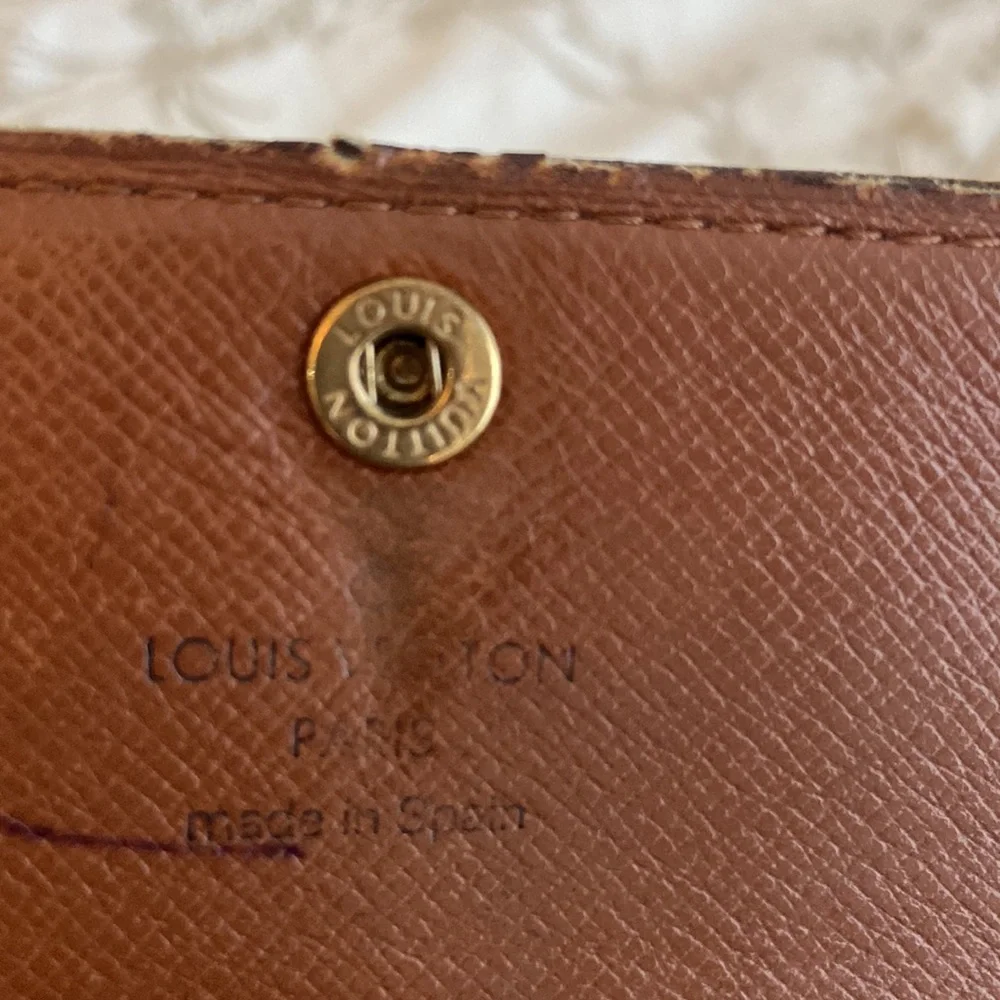 LV Monogram Sarah Wallet ~ Pre-loved Condition - Picture 4 of 14